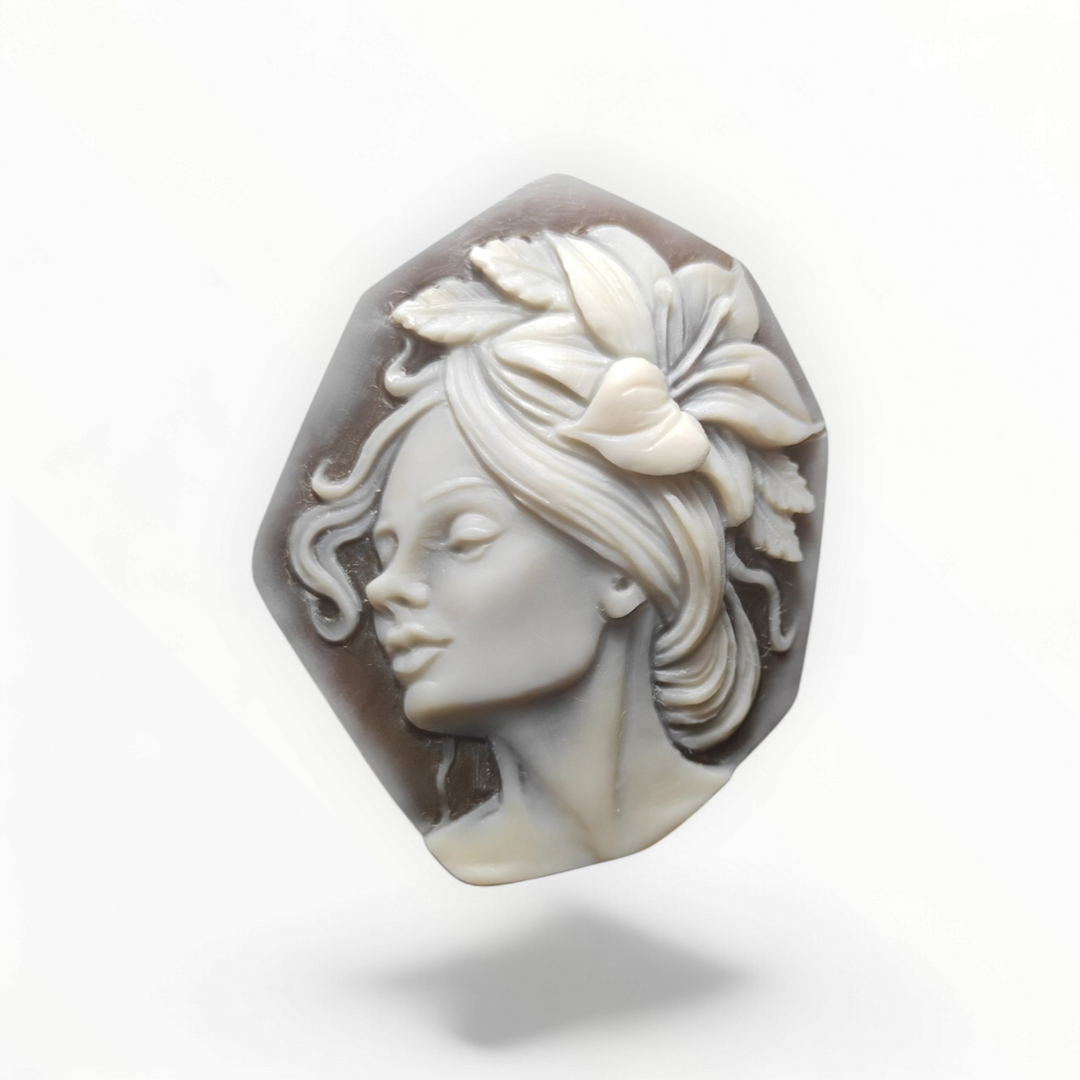 Pendant necklace "pure angel woman" in sardonic cameo