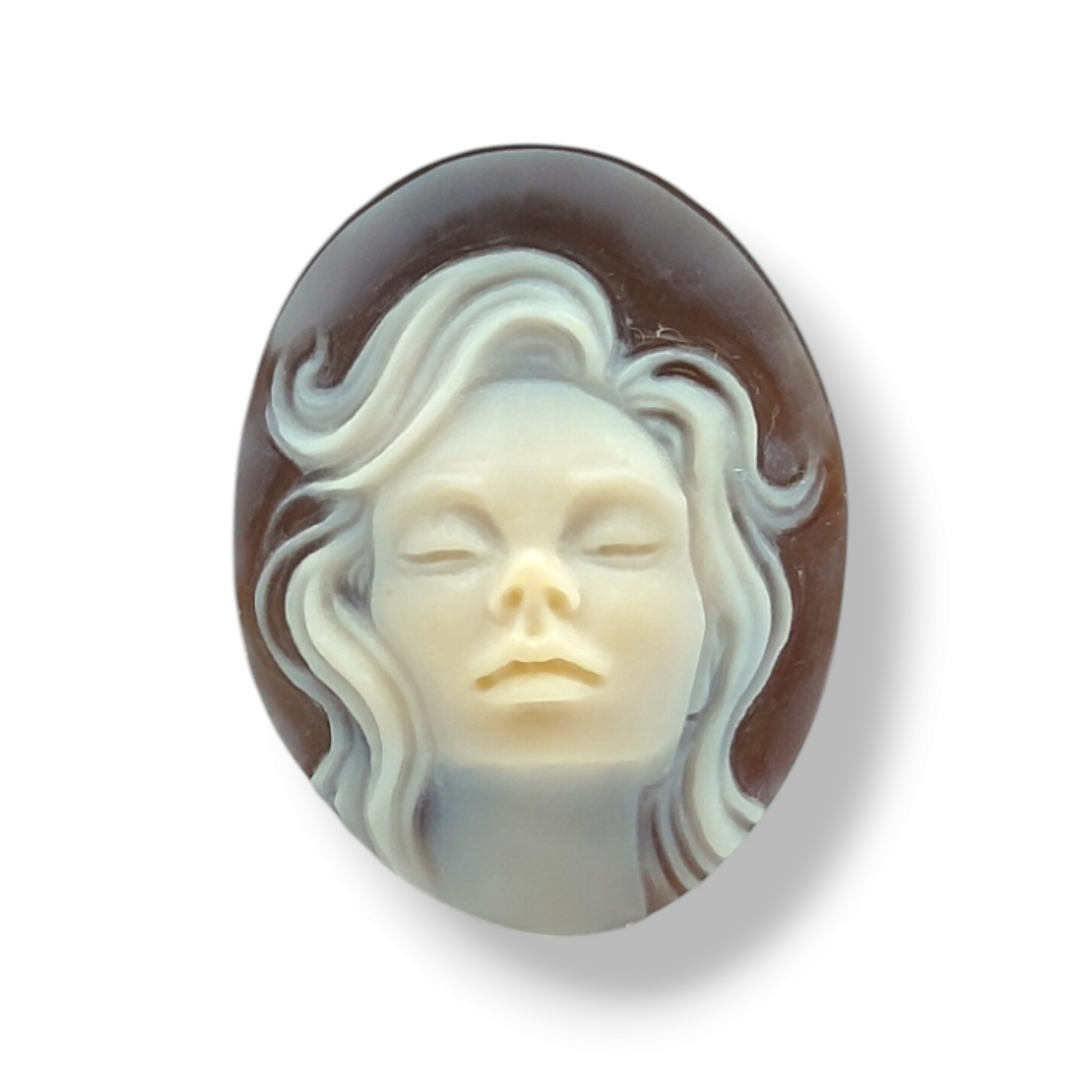 Anello "dea meravigliosa" in cammeo sardonico