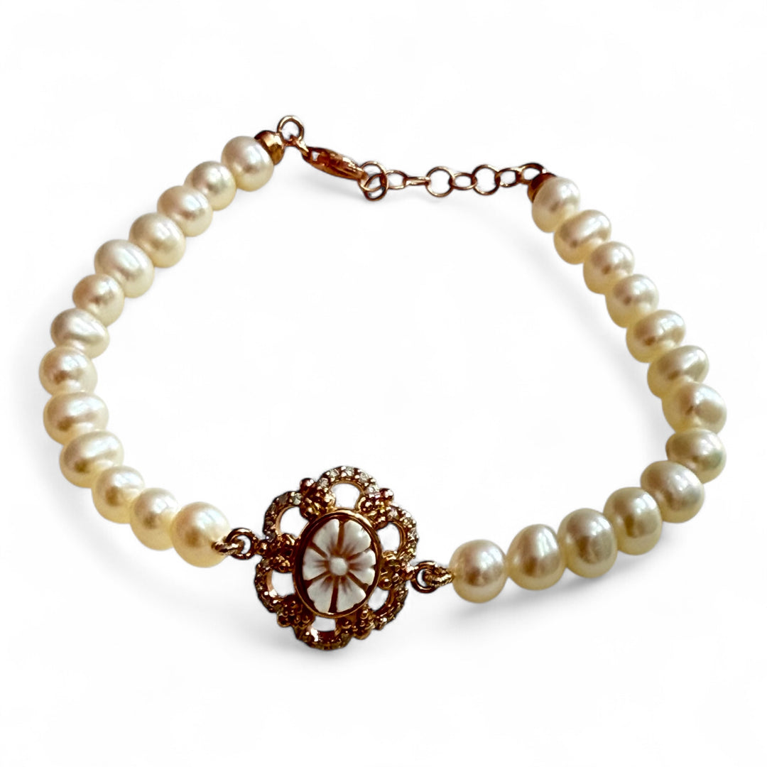 Pearl and cameo bracelet set in silver