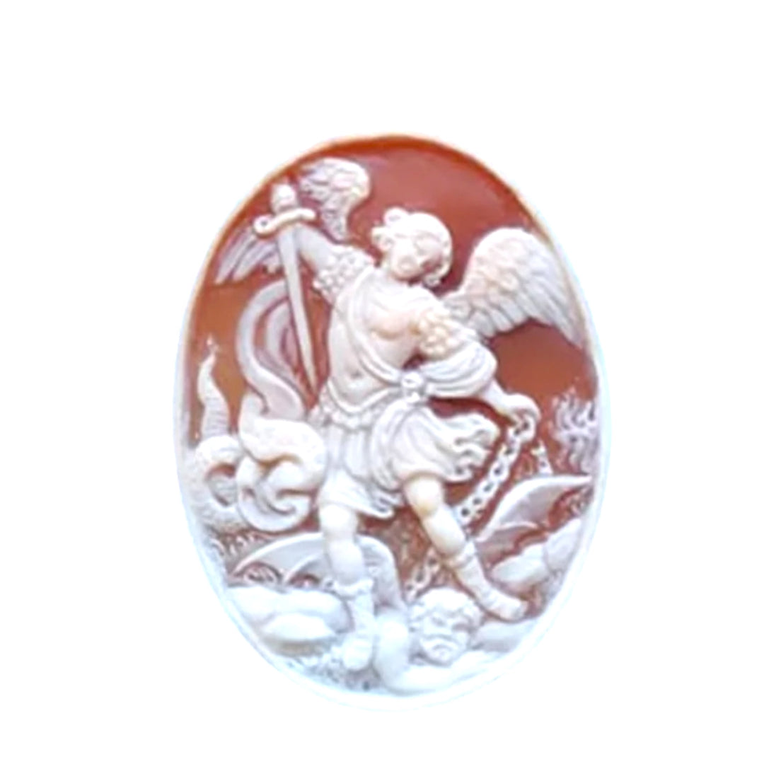 Ciondolo “San Michele Arcangelo” di cammeo sardonico