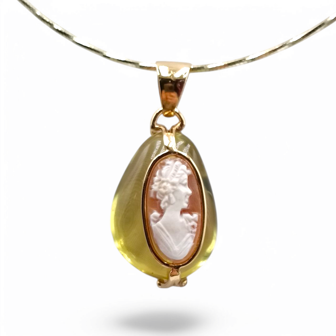 "Amber Cameo Lady" pendant necklace in sardonyx cameo and green amber mounted on silver