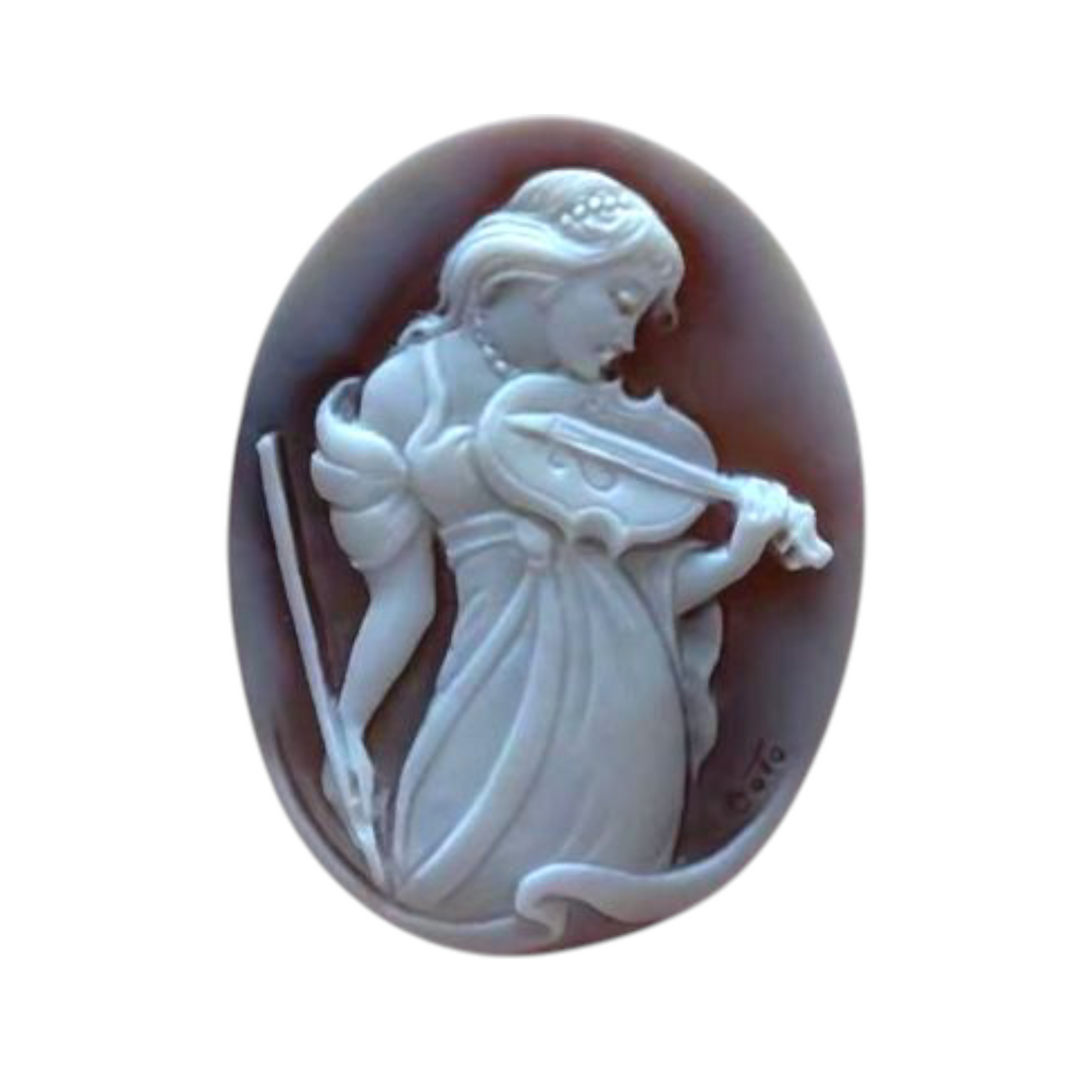 "Lady Musician" pendant in sardonic cameo