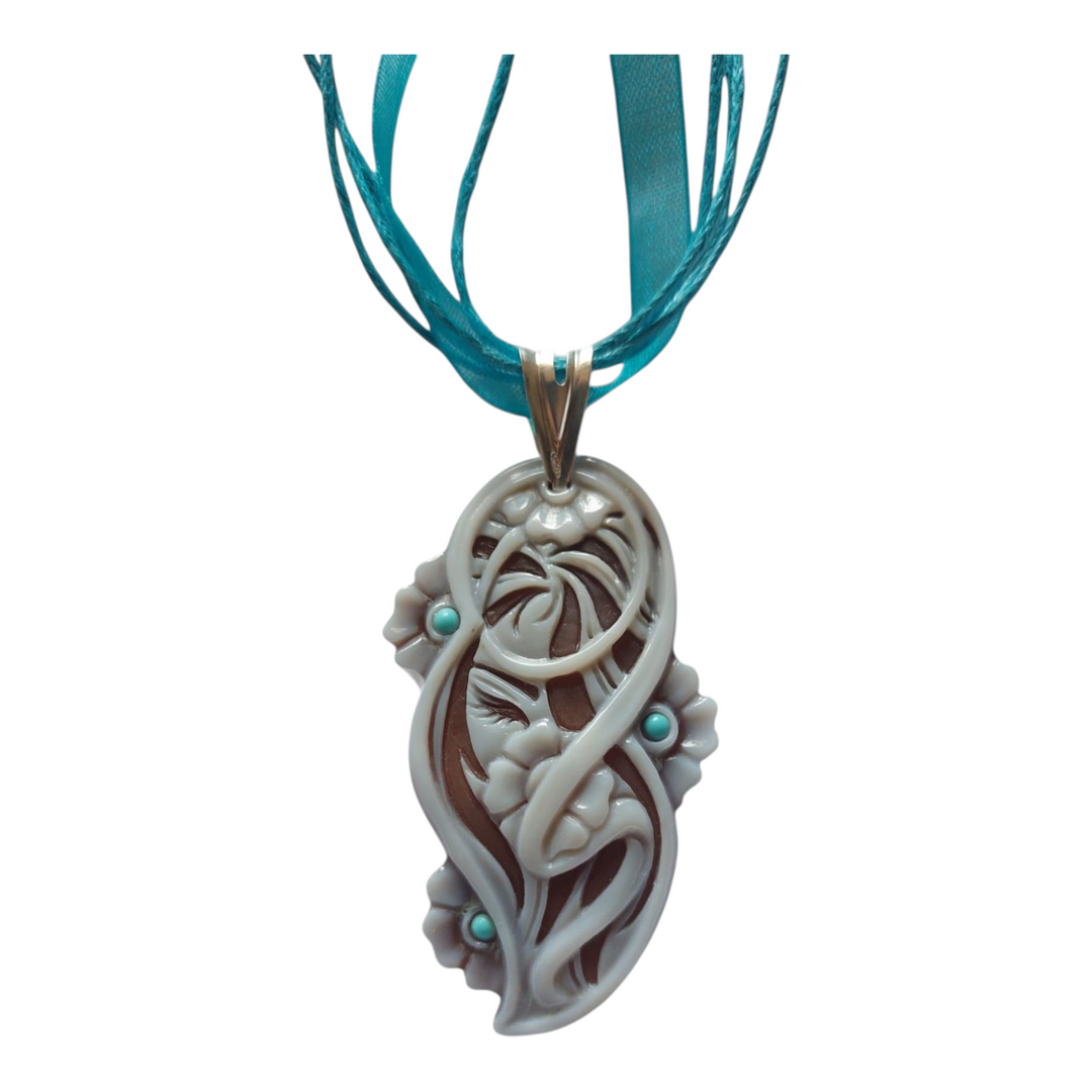 Daisy Goddess Pendant in Cameo Mounted on Silver