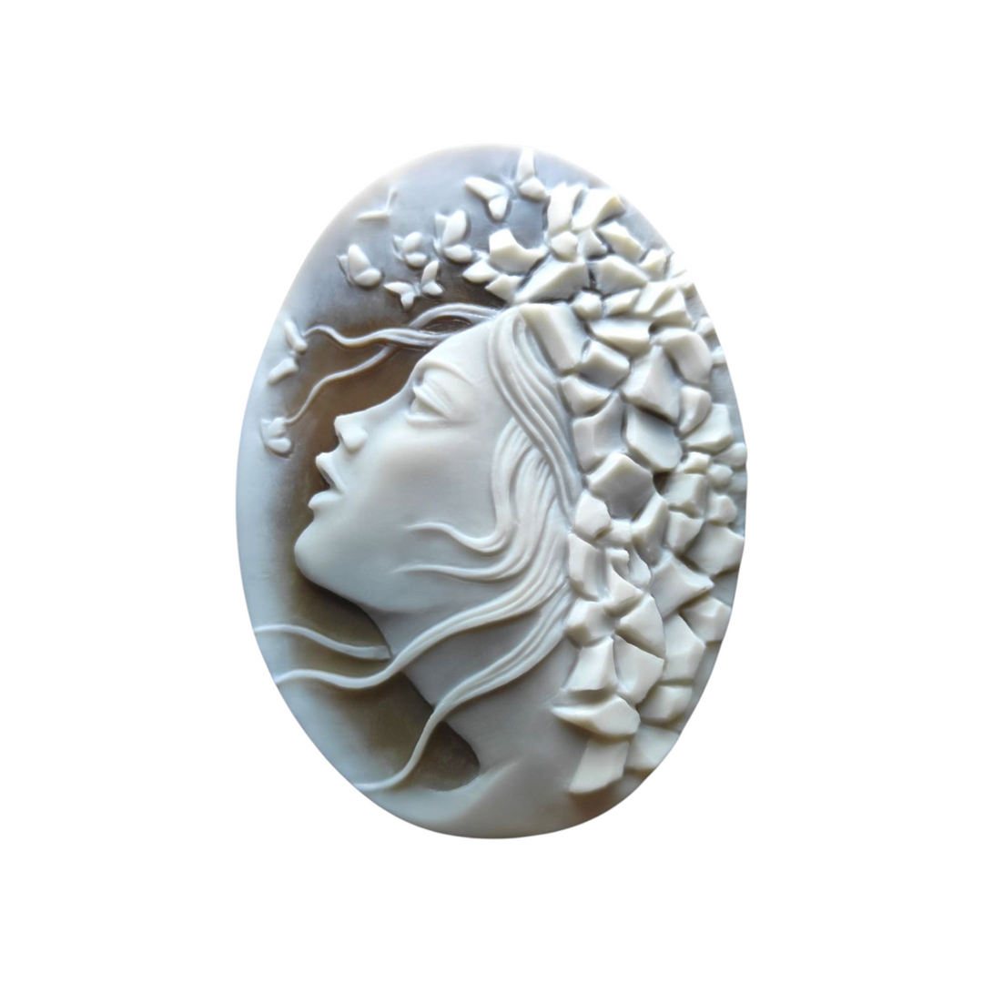 Pendant "The Dreamer" engraved on sardonic cameo