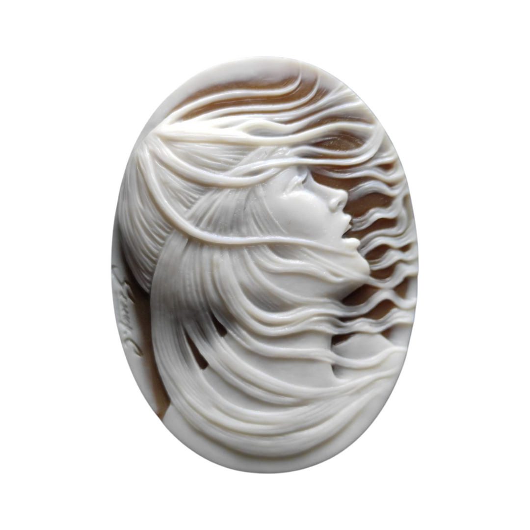 Pendant "The Carefree" in Sardonic Cameo