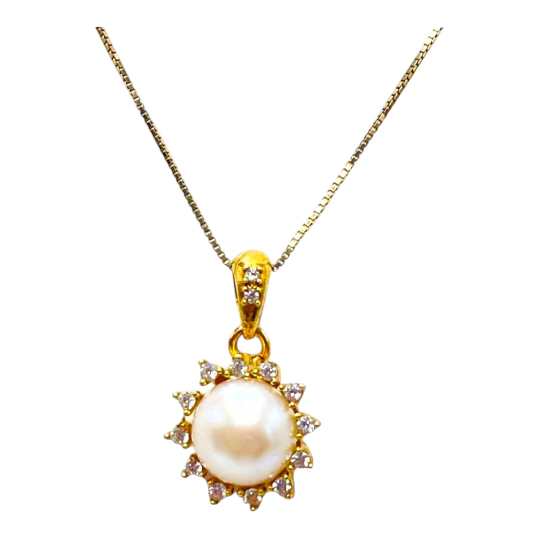 Pendant on pearl