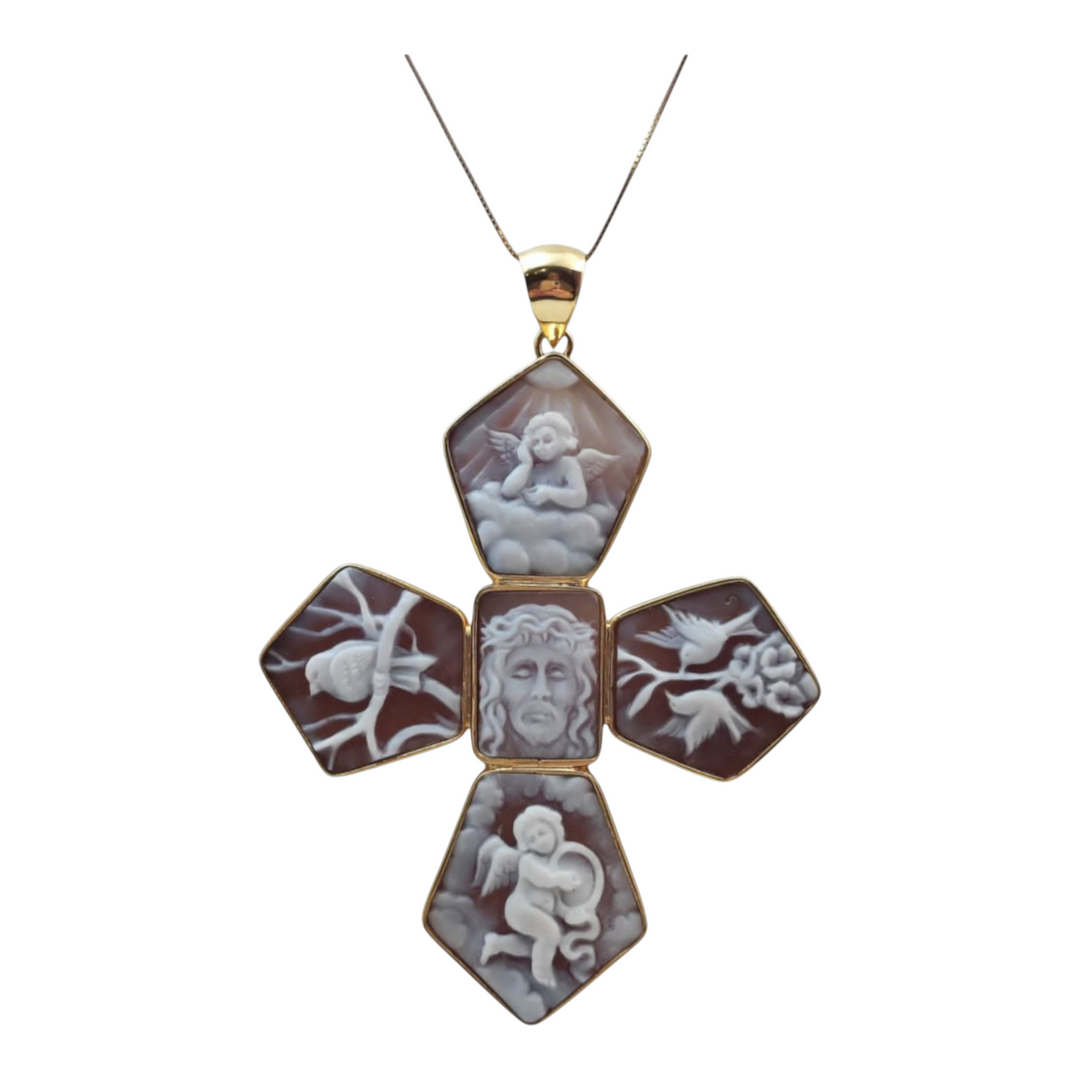 Three roses necklace on a sardonic cameo