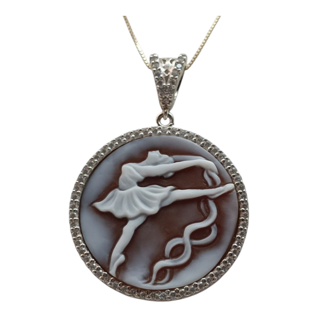 Collana ciondolo ballerina in cammeo montato su argento
