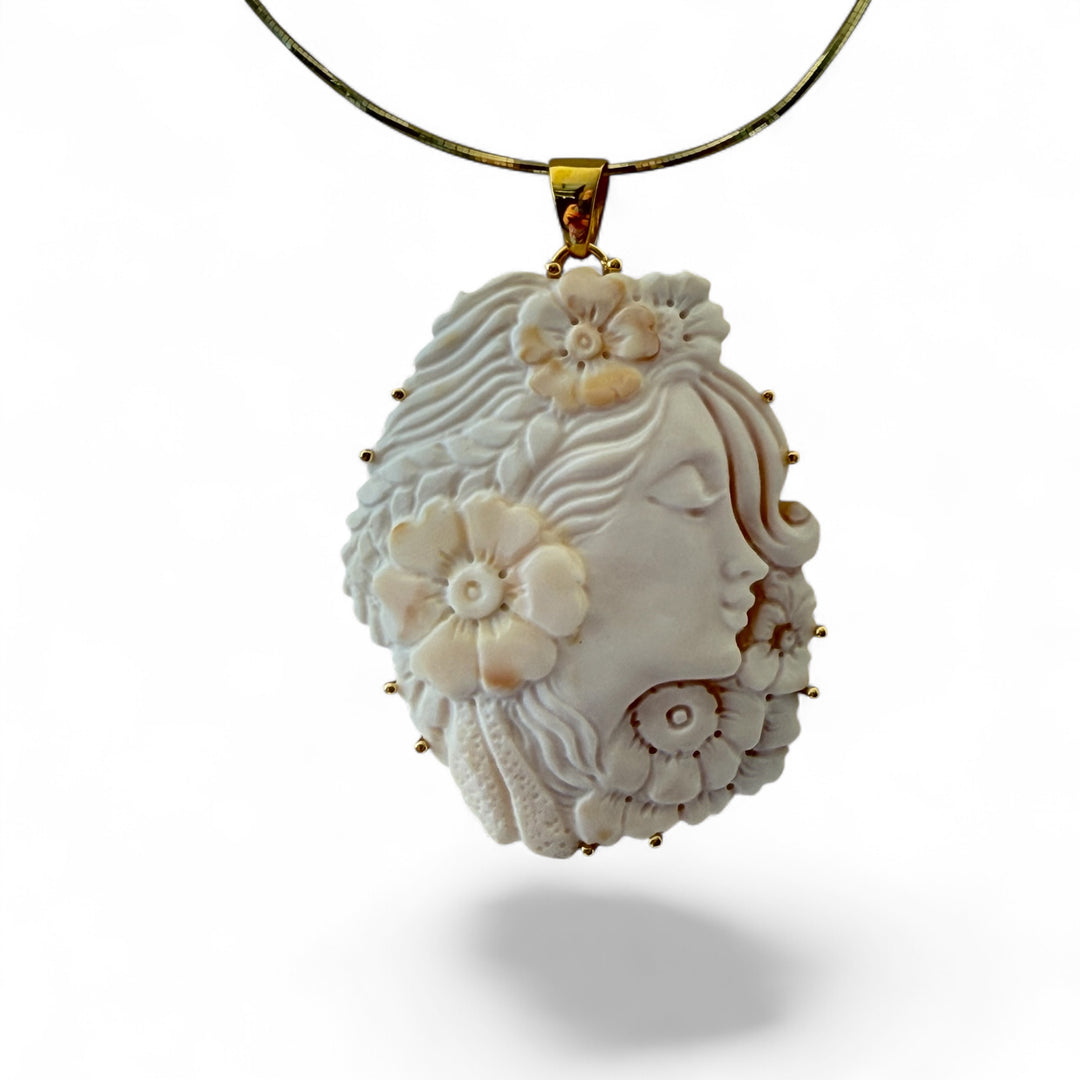 "Author's Cameo" Pendant Necklace in Sardonyx Cemento, Set in Silver