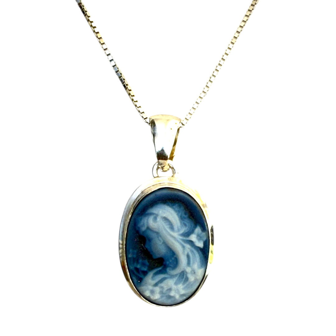 Blue Agate "lady" pendant necklace mounted on silver
