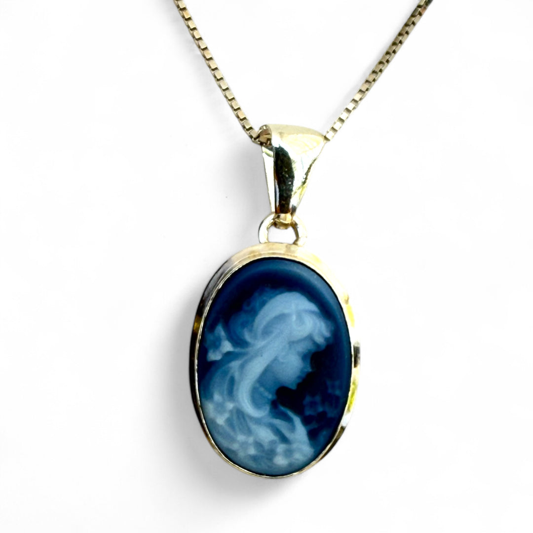 Blue Agate "lady" pendant necklace mounted on silver