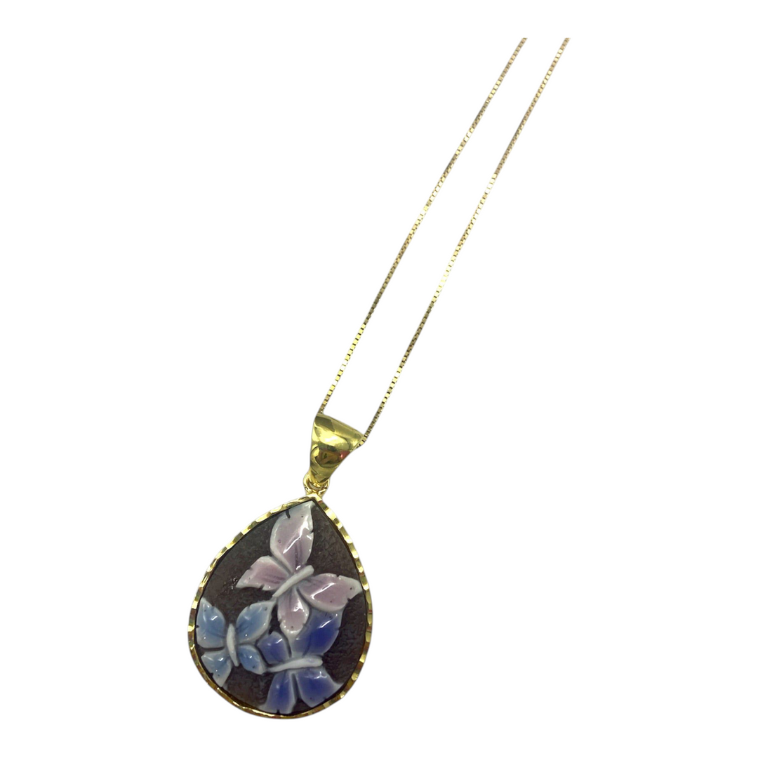 Collana ciondolo farfalla in cammeo montato su argento