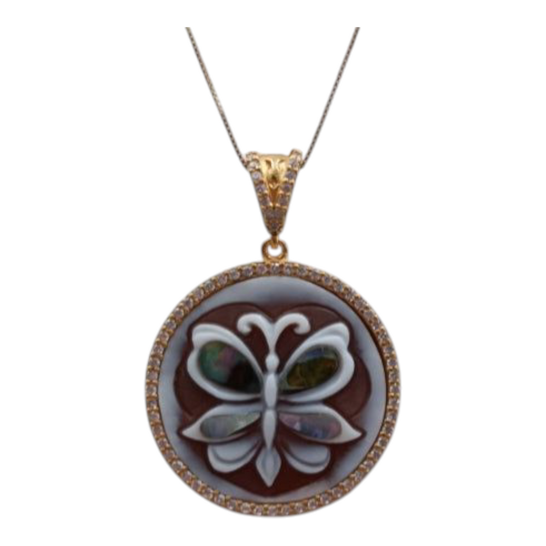 Butterfly pendant necklace in cameo mounted on silver
