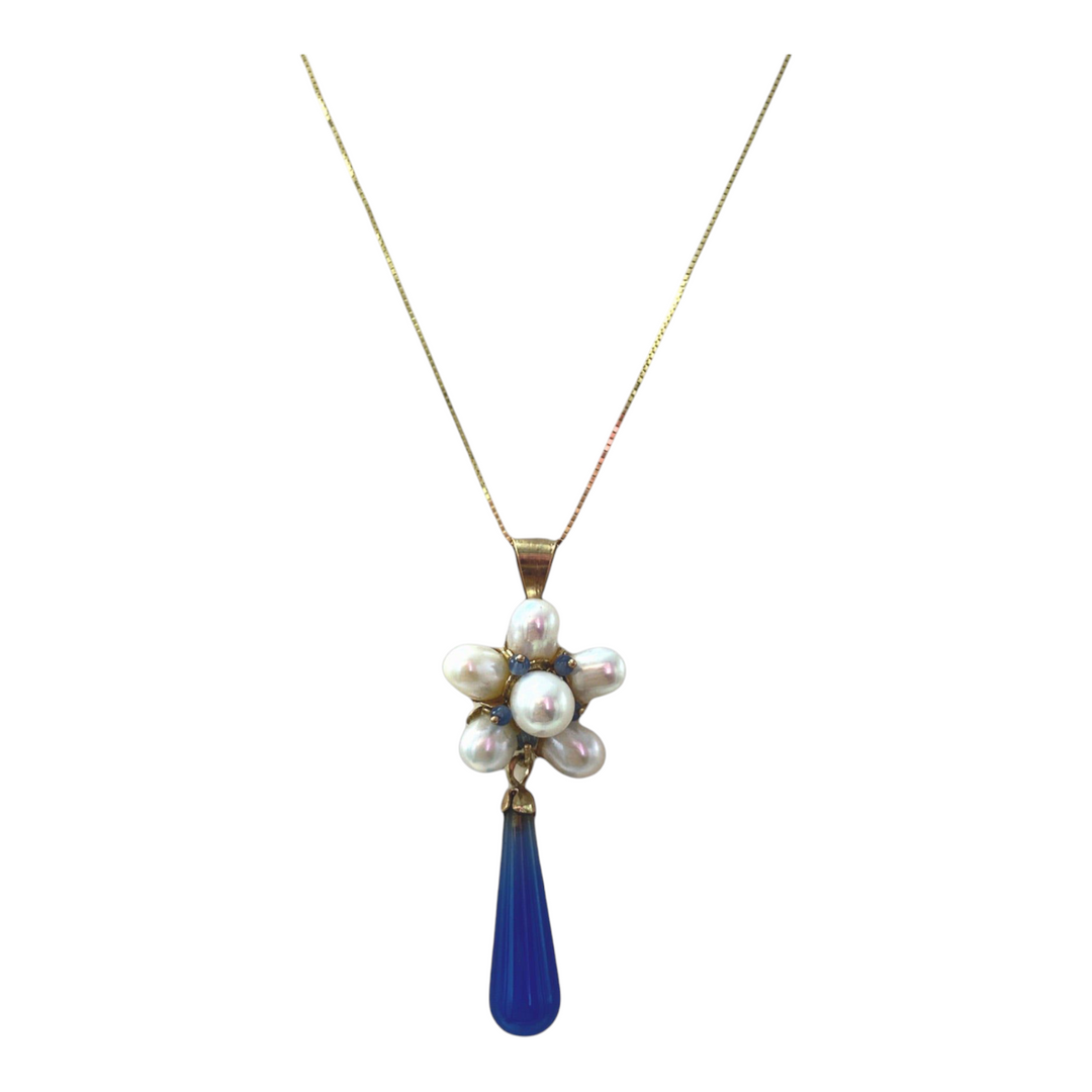 Collana ciondolo fiore in agata montata su oro Lucia Vitiello Gioielli di Napoli