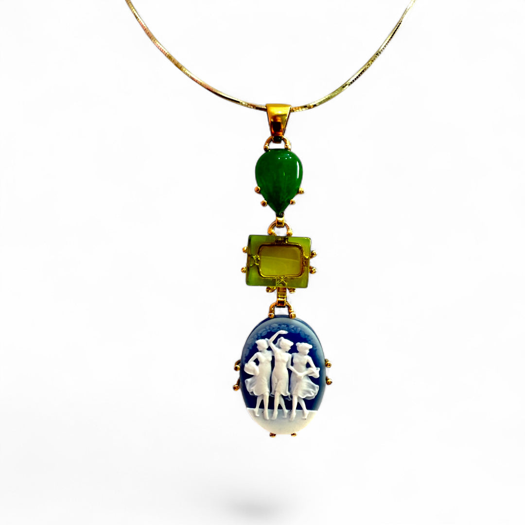Collana ciondolo “le tre grazie”di agata ambra verde e giada verde, montato su argento
