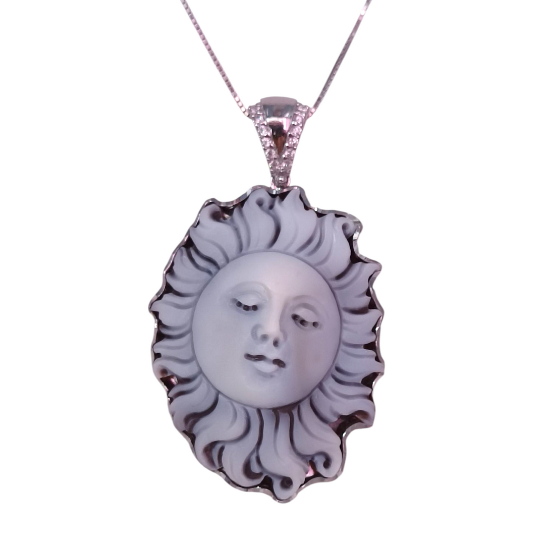 Sun pendant necklace in cameo mounted on silver and zirconia
