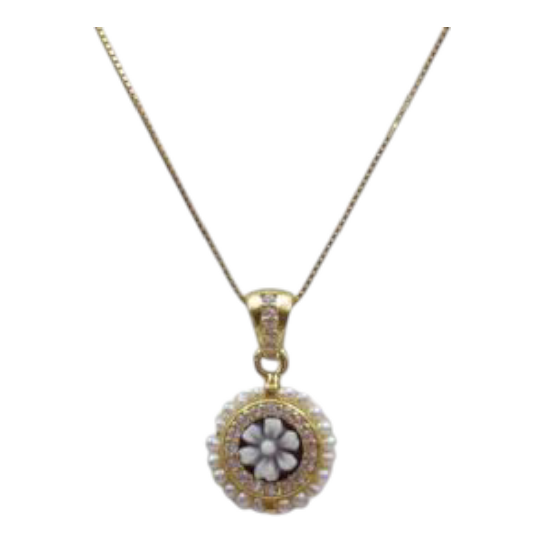 Collana perla su cammeo