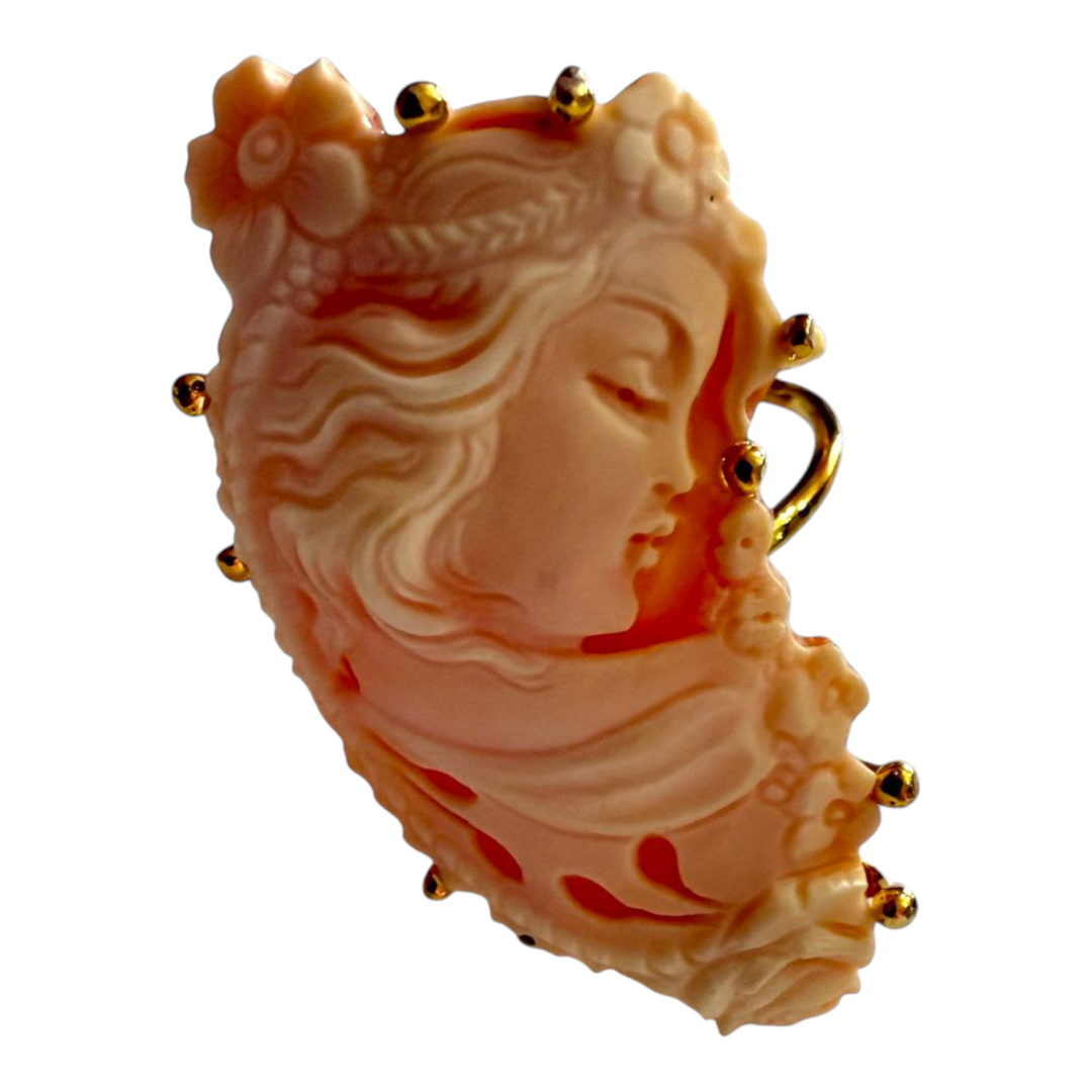 Fine collection - carnelian cameo goddess ring mounted in gold-plated silver