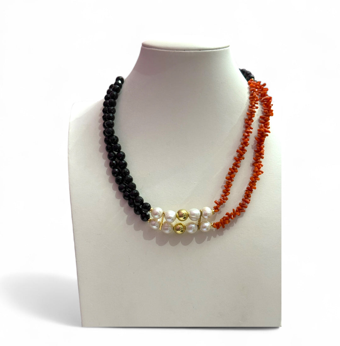 End of collection - necklace in red coral, agate and river pearls mounted on silver