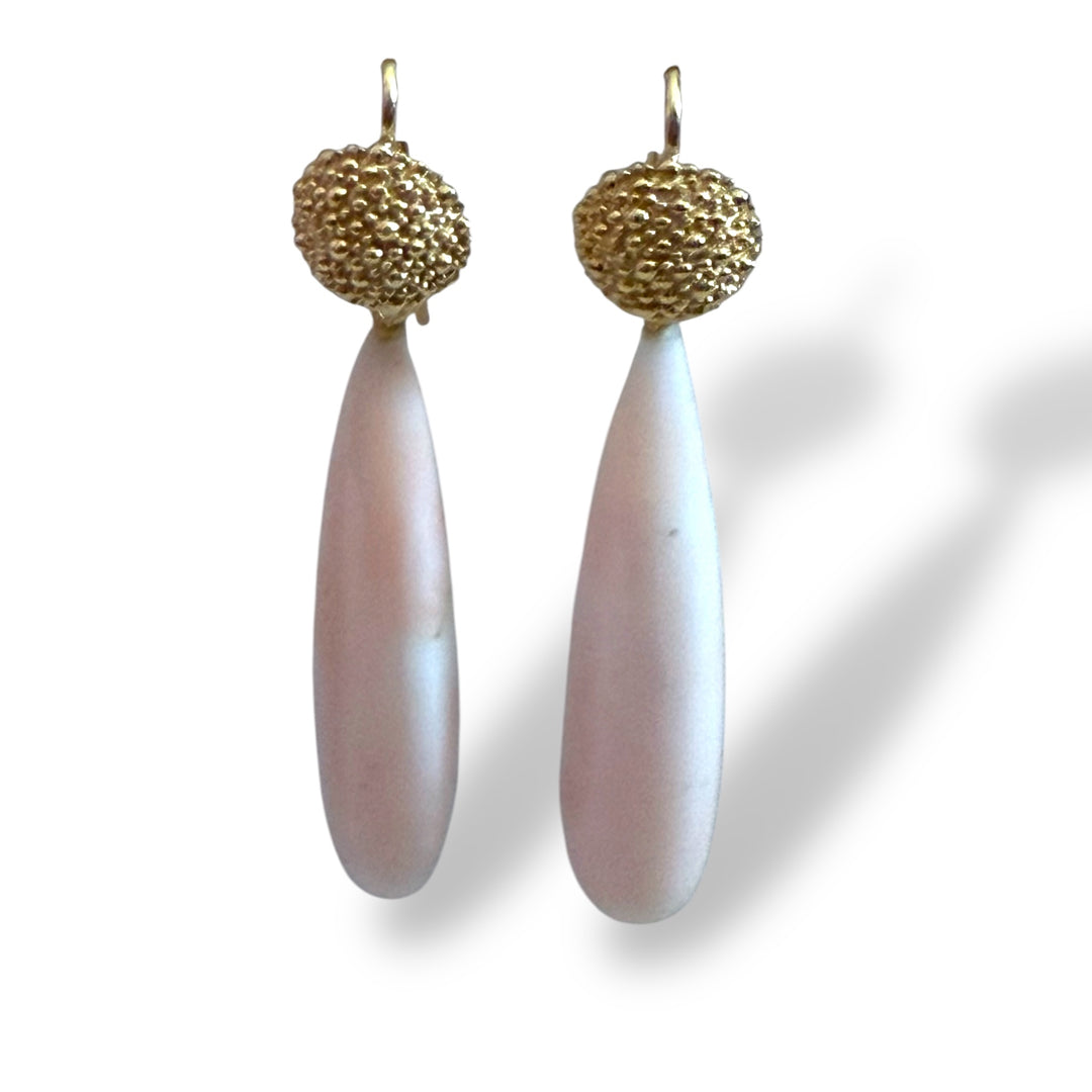 Orecchini corallo bianco rosato montato su argento dorato sardo