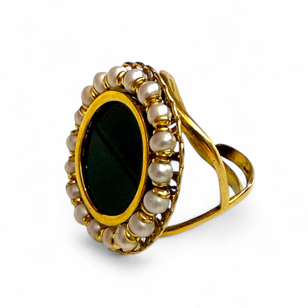 Black agate circle ring set in silver