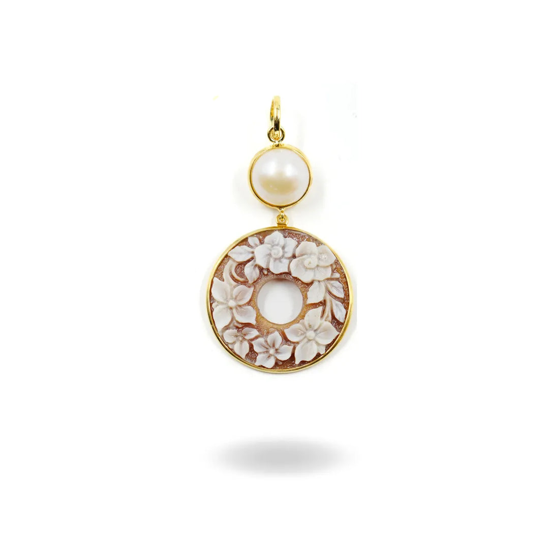 Creole flower pendant in cameo and pearl mounted on gilded silver