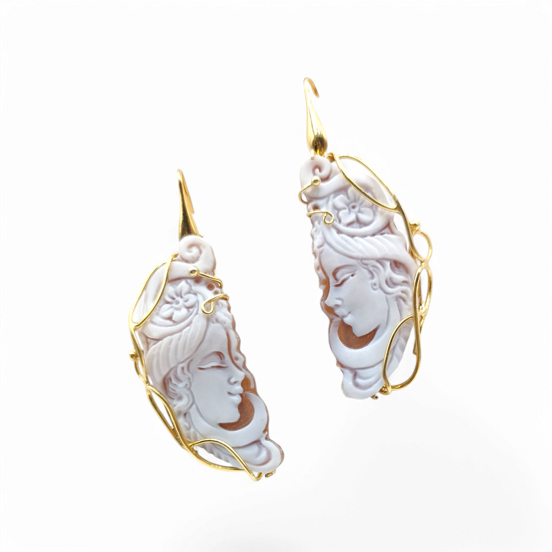 “Lady Moon Cameo” earrings mounted on silver