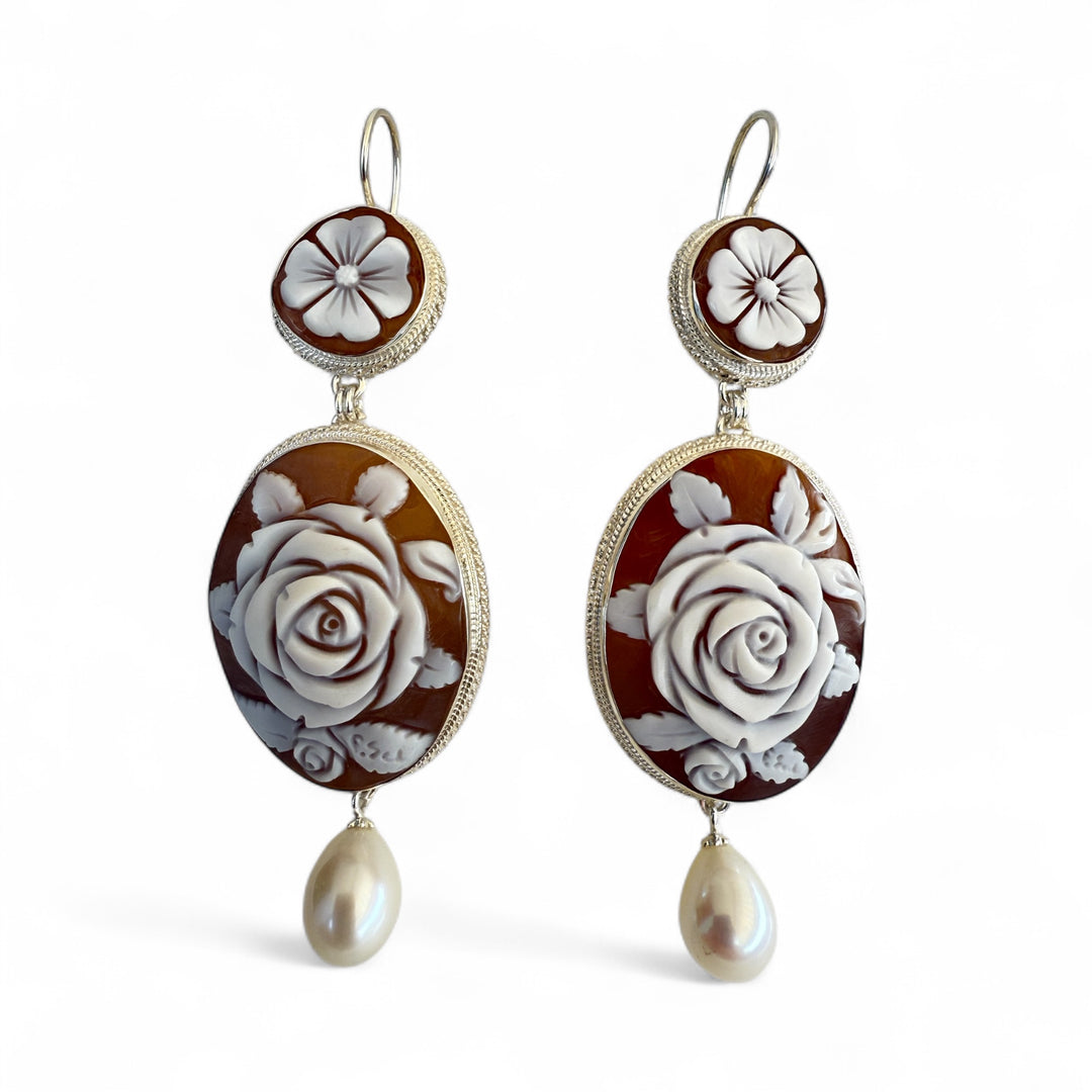 Double flower earrings in sardonyx cameo mounted on silver