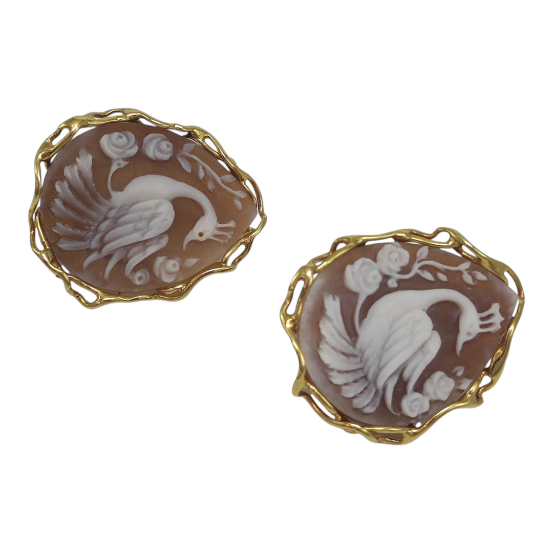 Venus necklace by Botticelli