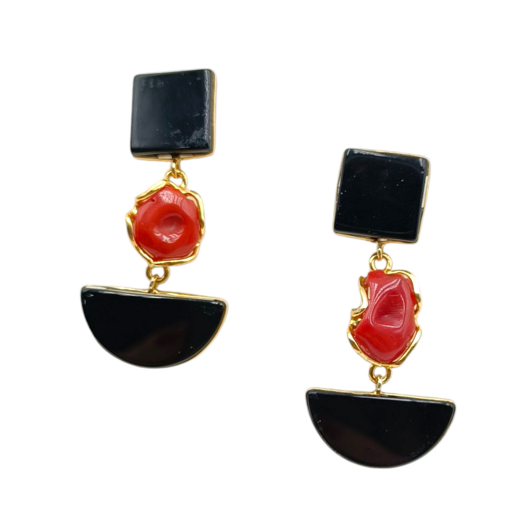 Orecchini stile orientali in corallo ed onice montato su argento