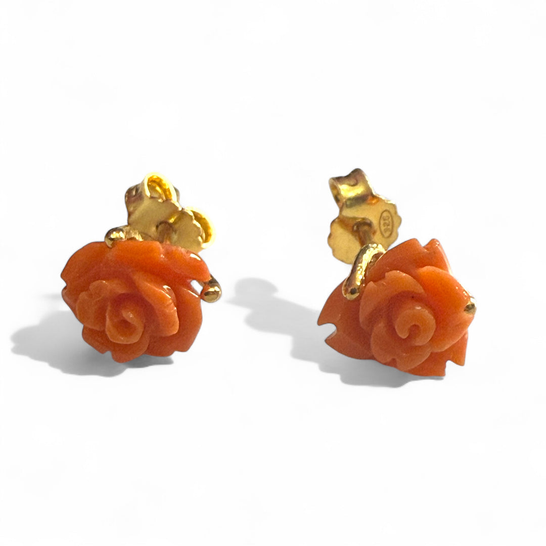 Orecchini rose di corallo cerasuolo montato in argento