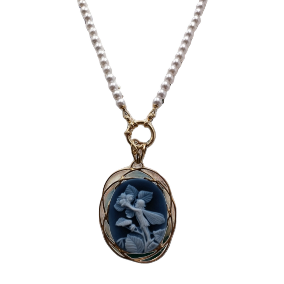 Collana ciondolo fata in agata blu montata su argento