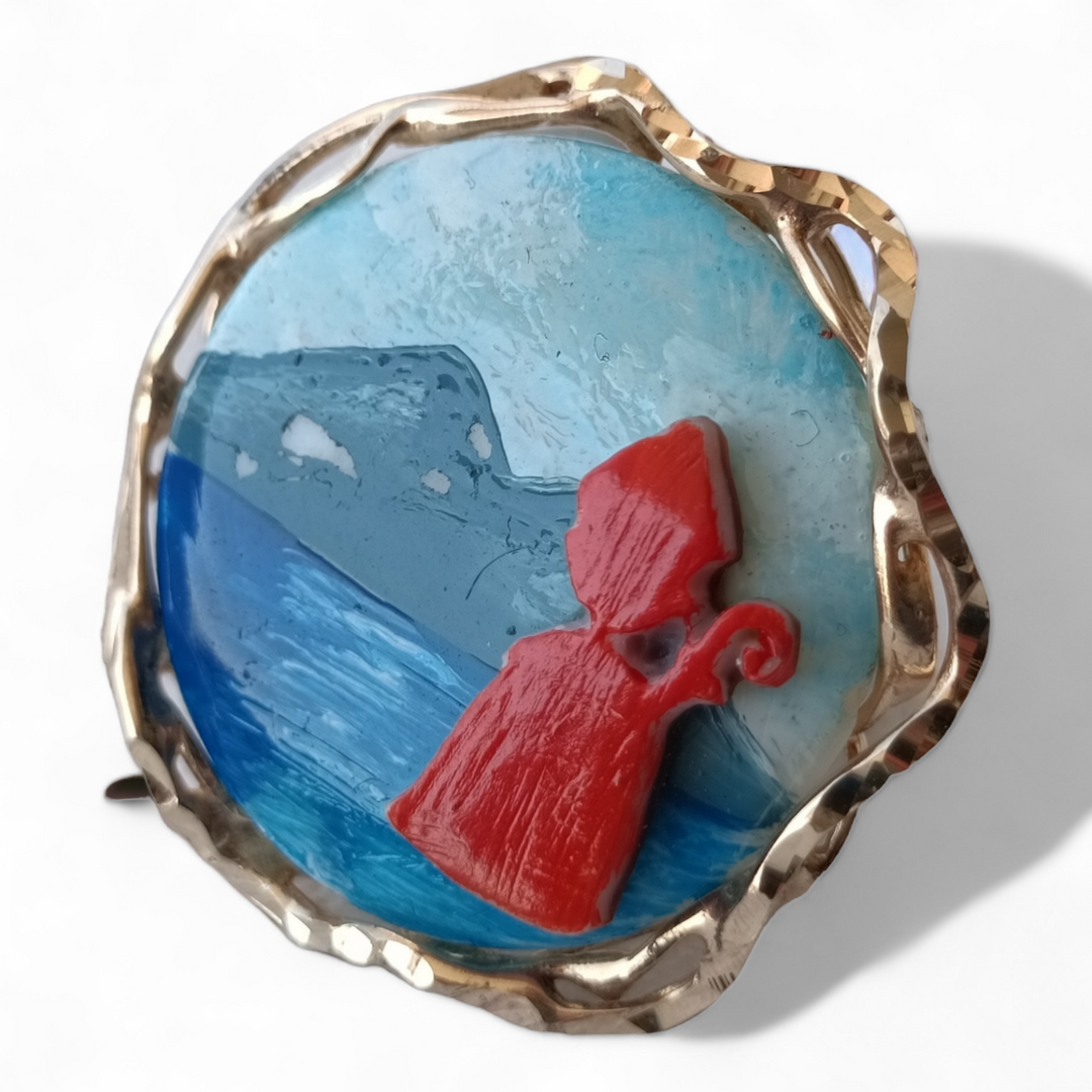 Naples ring on cameo and mother of pearl
