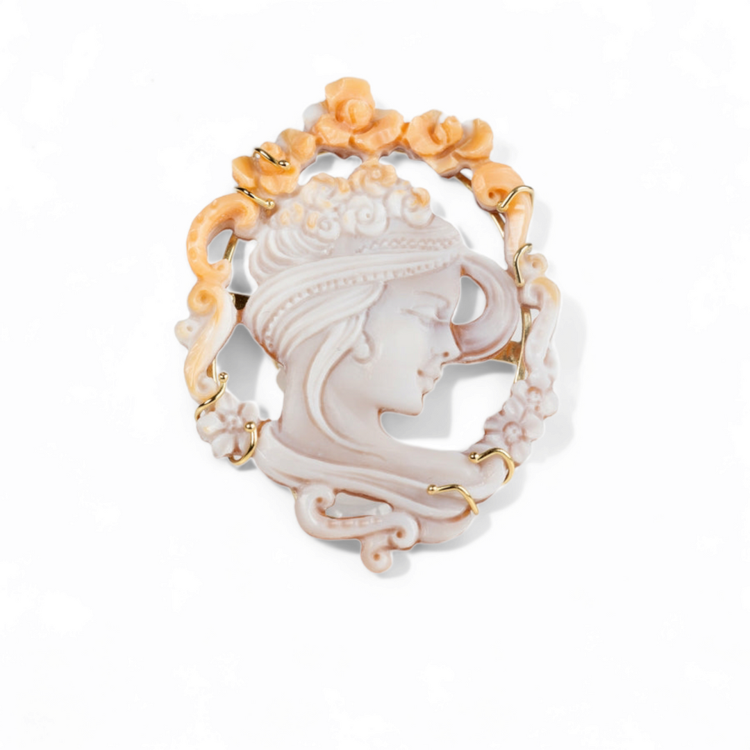 Anello dea Afrodite in cammeo e montata su oro