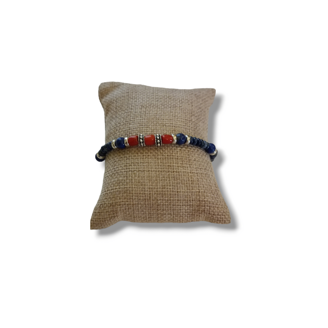 Bracelet on lapis and real coral