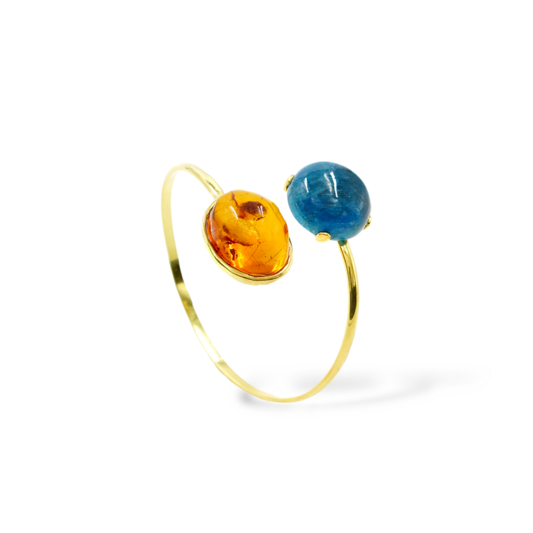 Bracciale rigido in ambra ed apatite montato su argento