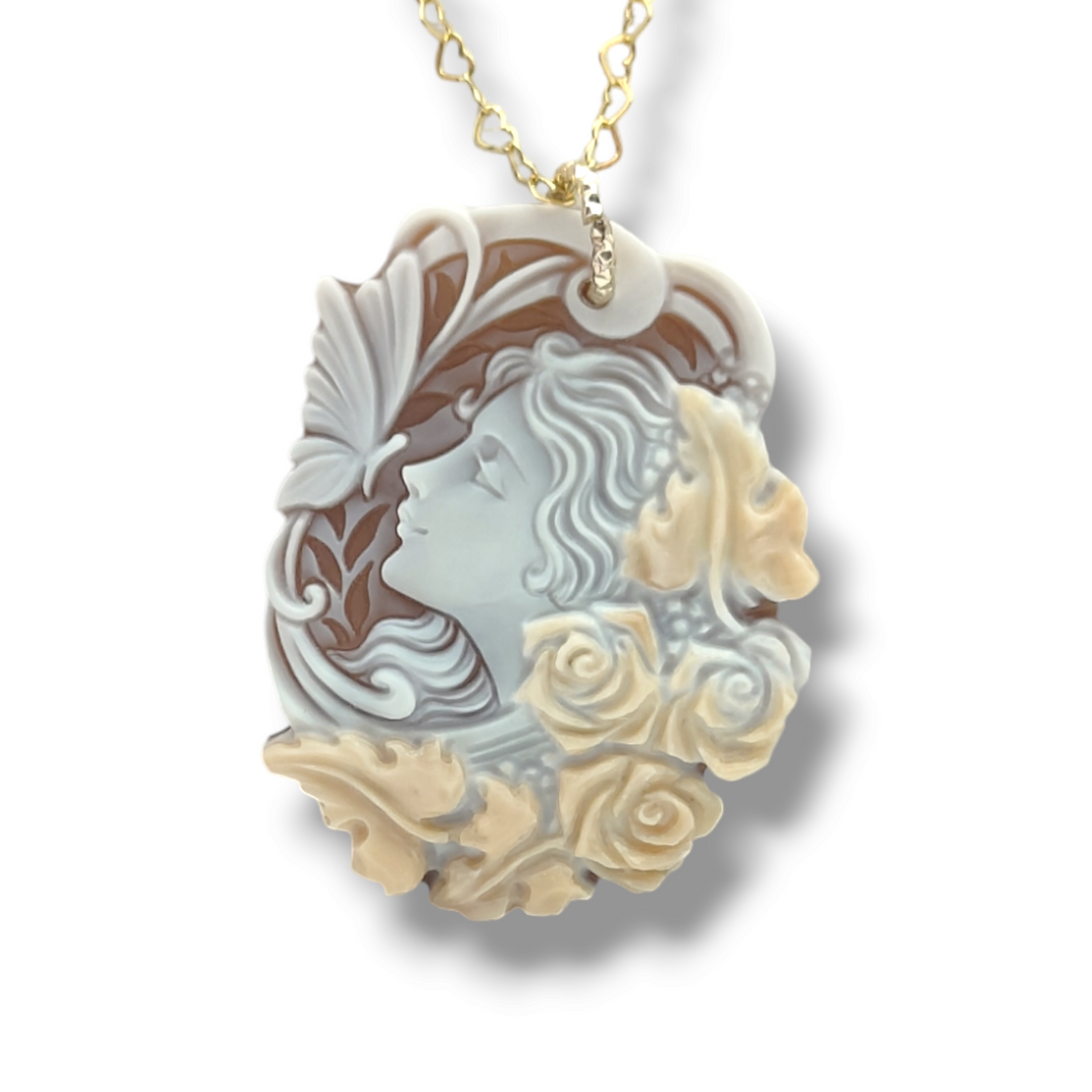 "Dreaming Lady" pendant necklace in cameo mounted on silver