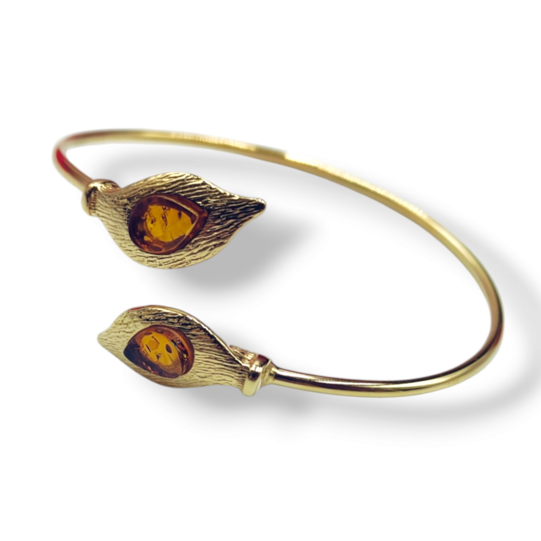 "Amber commas" bracelet mounted on silver