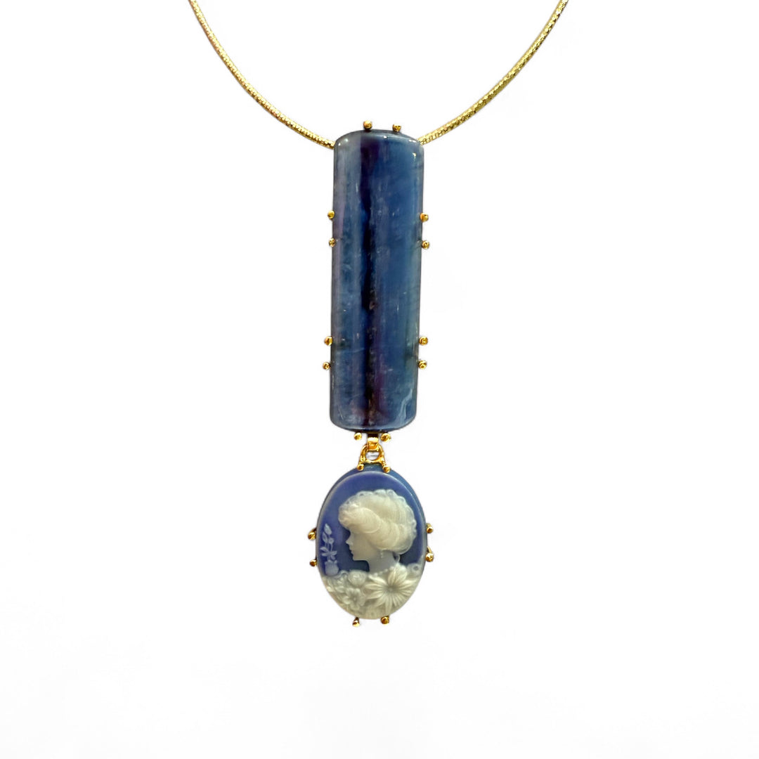 Goddess pendant necklace in blue agate and kyanite mounted on silver