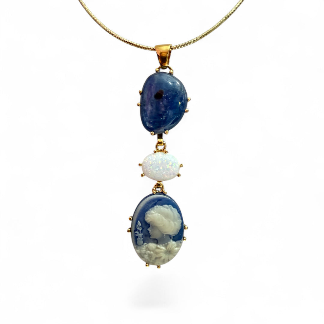 Collana ciondolo dea blu, cianite e opale montato su argento