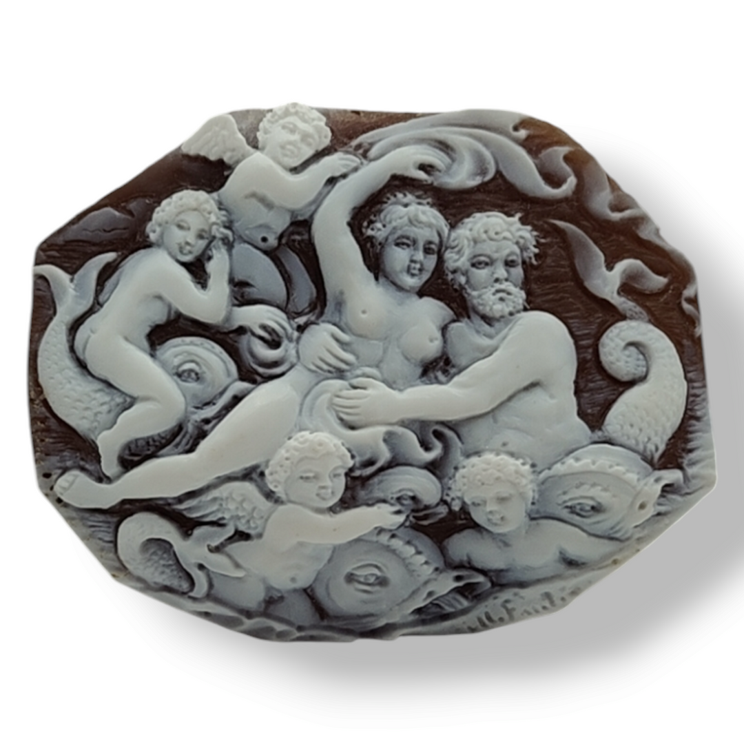"Zeus and Hera" pendant necklace in sardonyx cameo