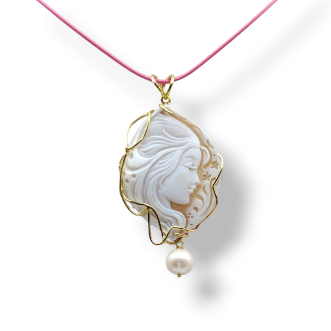 "Beauty Goddess" Pendant Necklace in Sardonic Cameo Mounted on Silver
