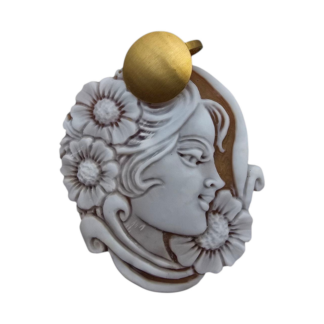 Sardonyx shell cameo “lady” pendant mounted in gold-plated silver