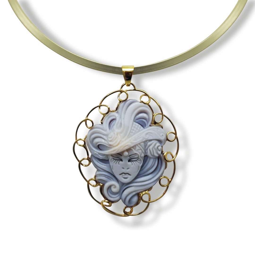 Collana ciondolo maschera misteriosa in cammeo montato su argento