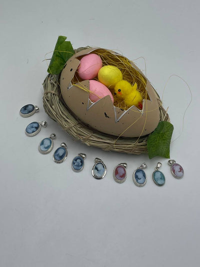 Agate Engraved Pendants: Magnificent and Original Gifts for Every Occasion