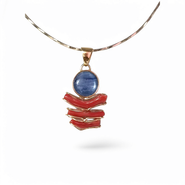Collana ciondolo corallo e cianite montato su argento