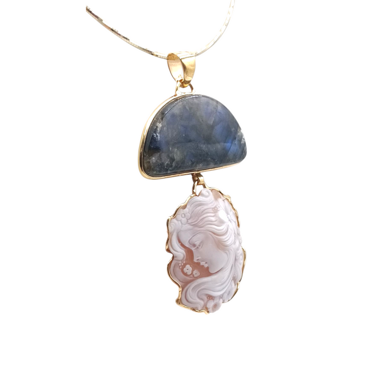 "Goddess and Labradorite" pendant necklace in cameo mounted on silver