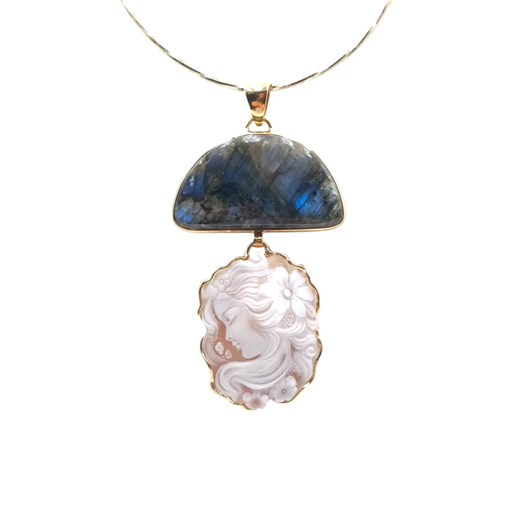 "Goddess and Labradorite" pendant necklace in cameo mounted on silver