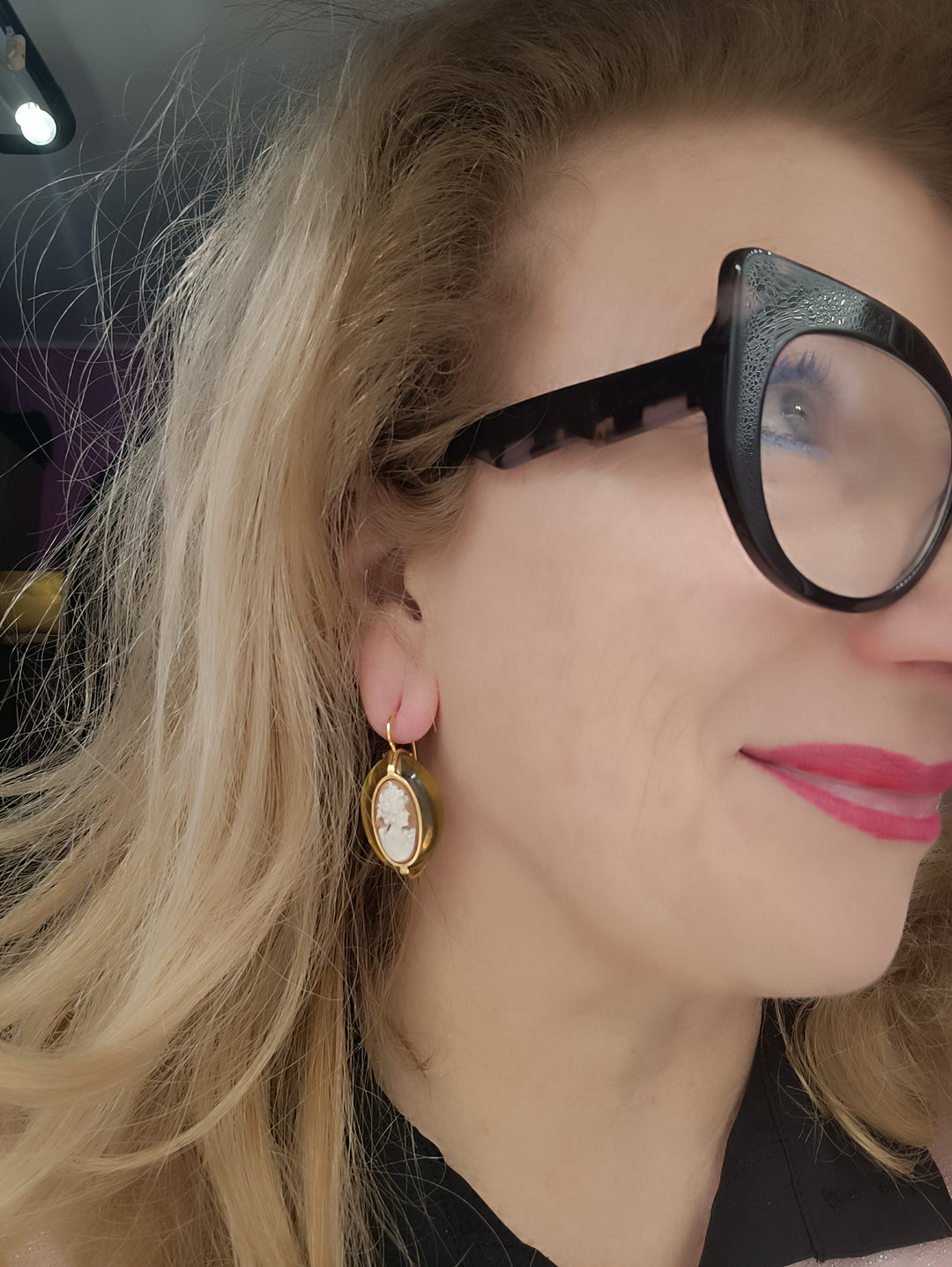 "Goddess Cameo and Green Amber" Earrings in Sardonyx Cameo and Green Amber Mounted on Silver