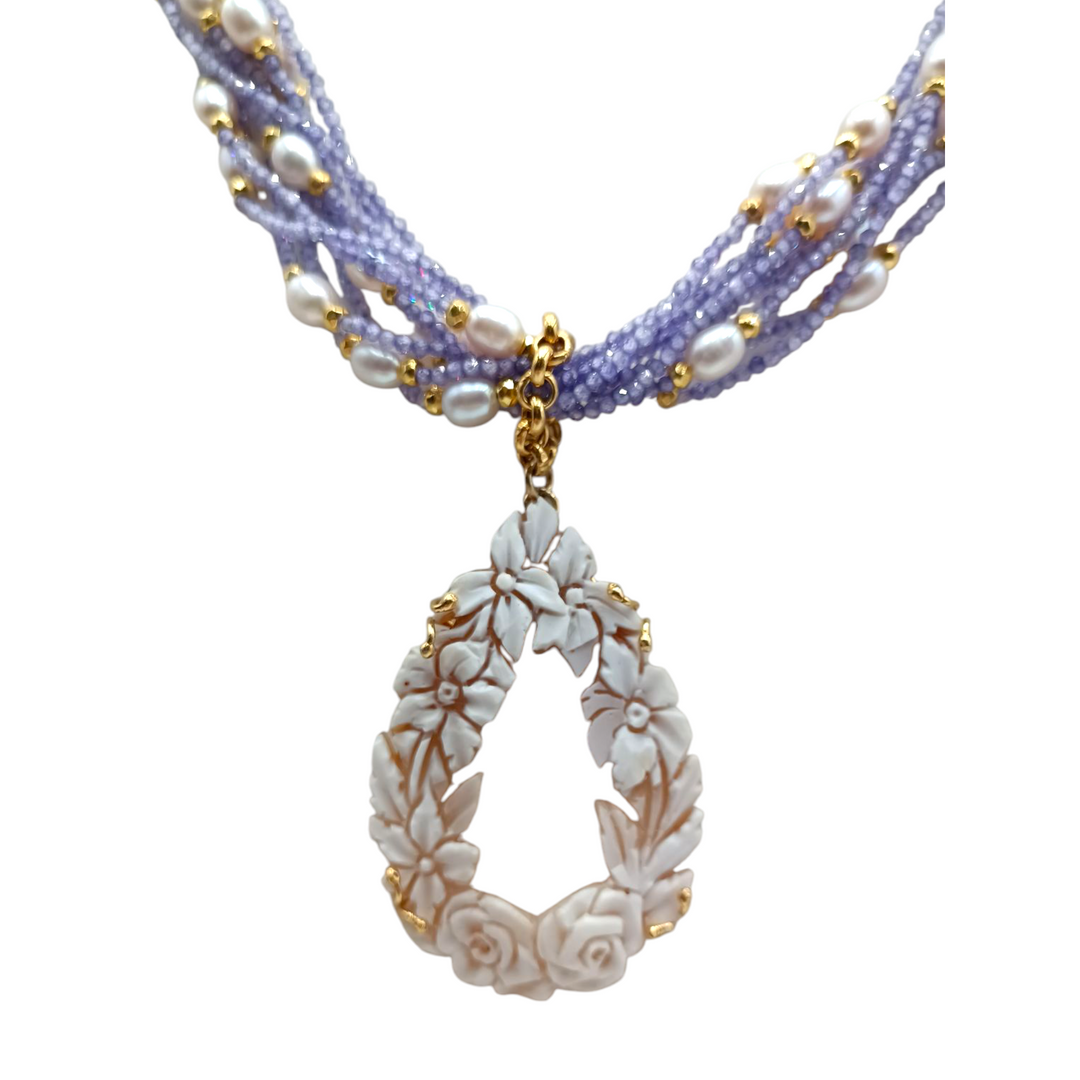 Drop cameo necklace with zirconia mounted on silver